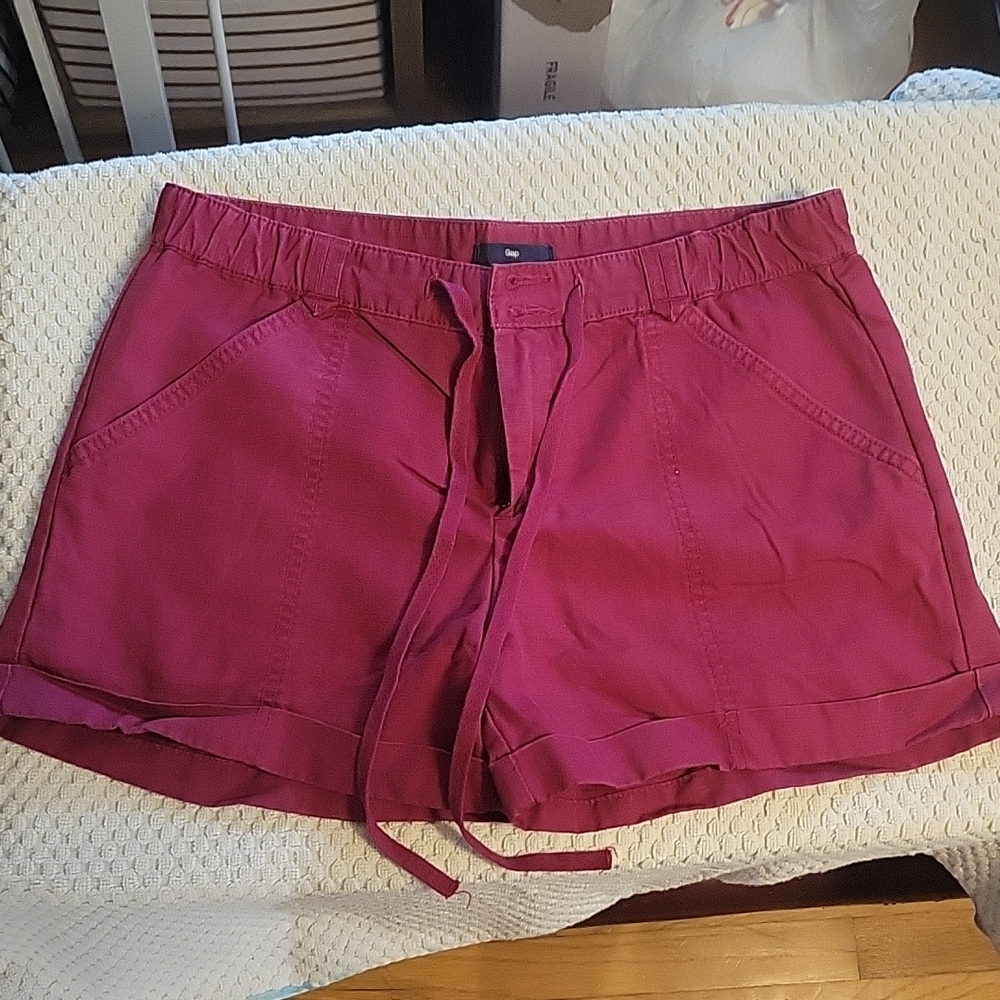 Gap,  size 2, deep red short